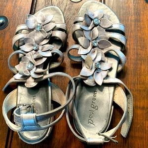 Super cute leather girls sandals